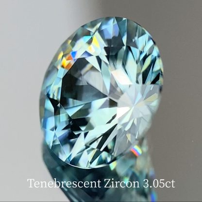 UV Tenebrescent Zircon 3.061ct