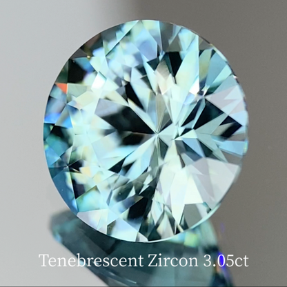 UV Tenebrescent Zircon 3.061ct