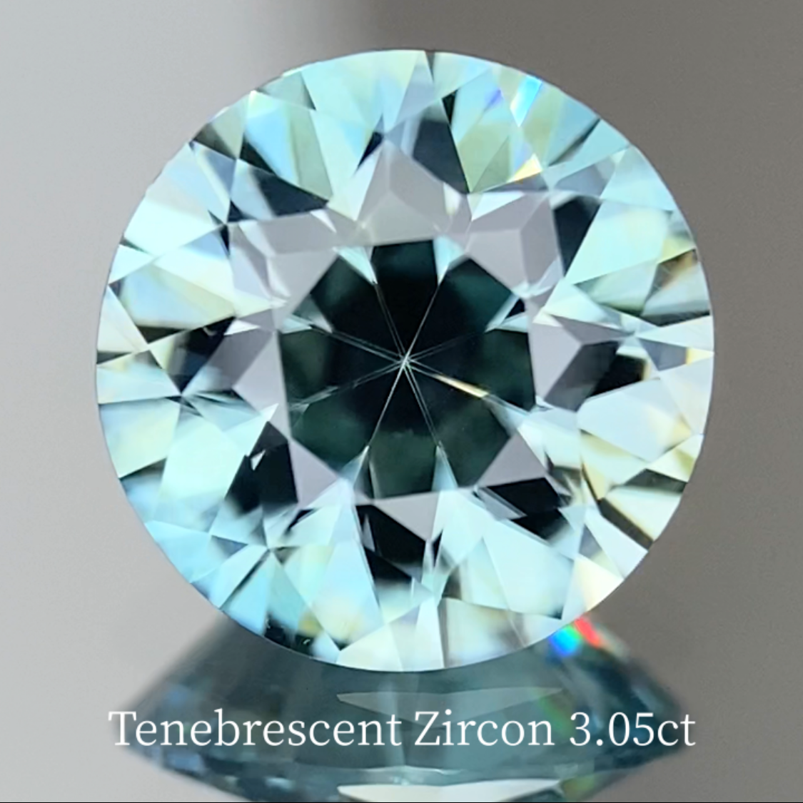 UV Tenebrescent Zircon 3.061ct