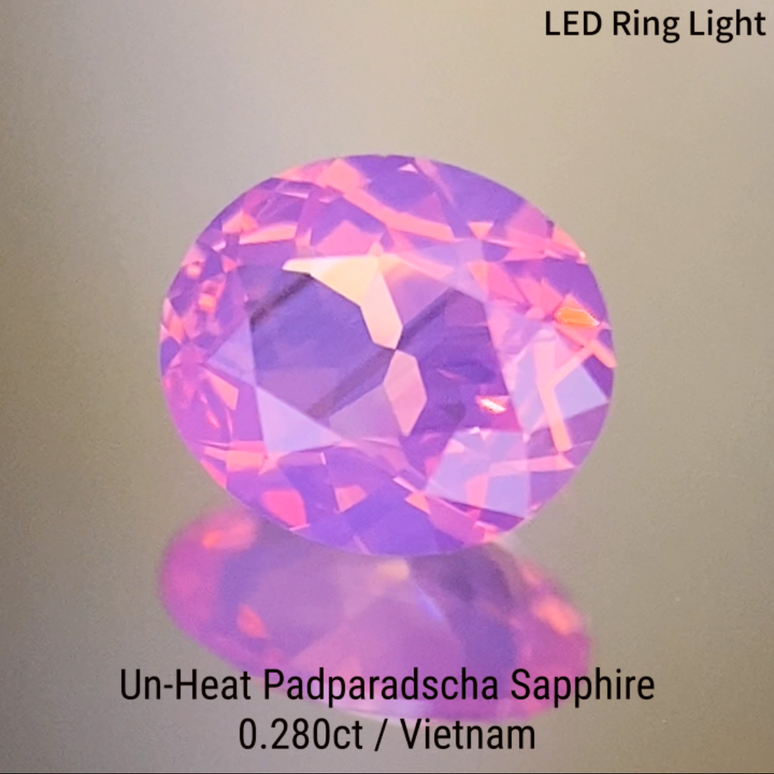 Un-Heat Padparadscha Sapphire 0.280ct / Vietnam