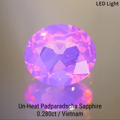 Un-Heat Padparadscha Sapphire 0.280ct / Vietnam