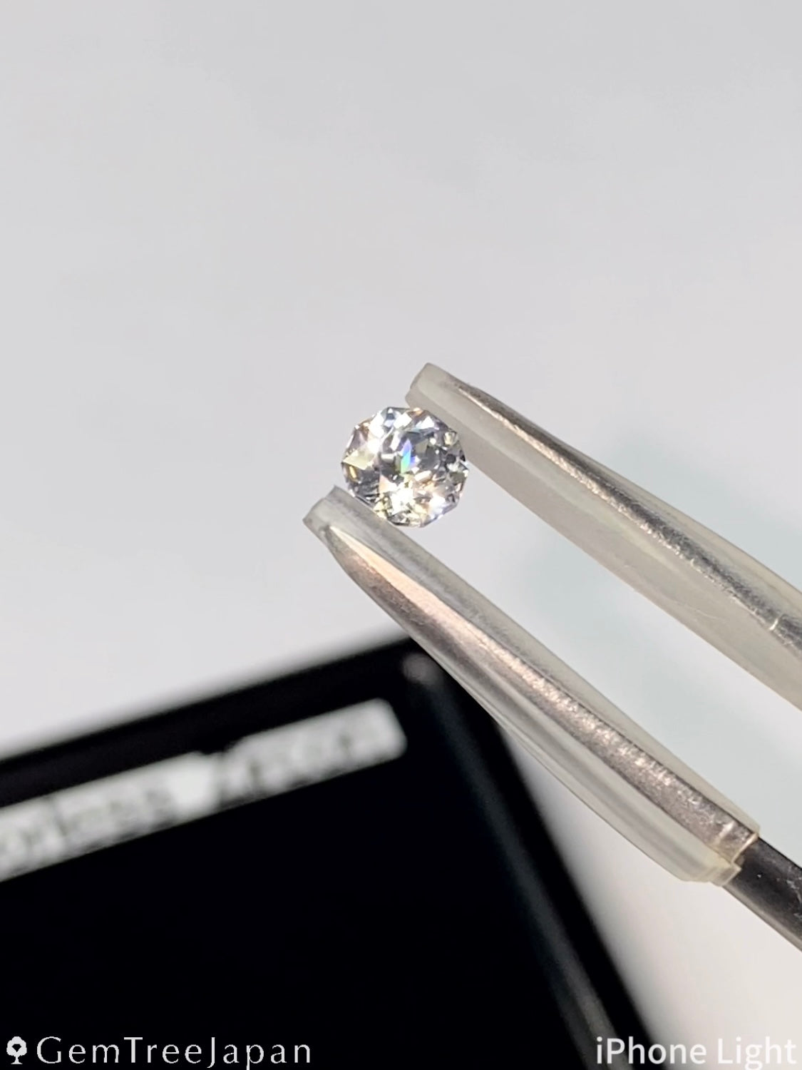 【Trial Price】Colorless Zircon 0.38ct / Cambodia