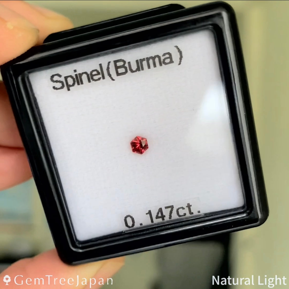 【Trial Price】Pinkish Orange Spinel 0.147ct / Myanmar (Burma)