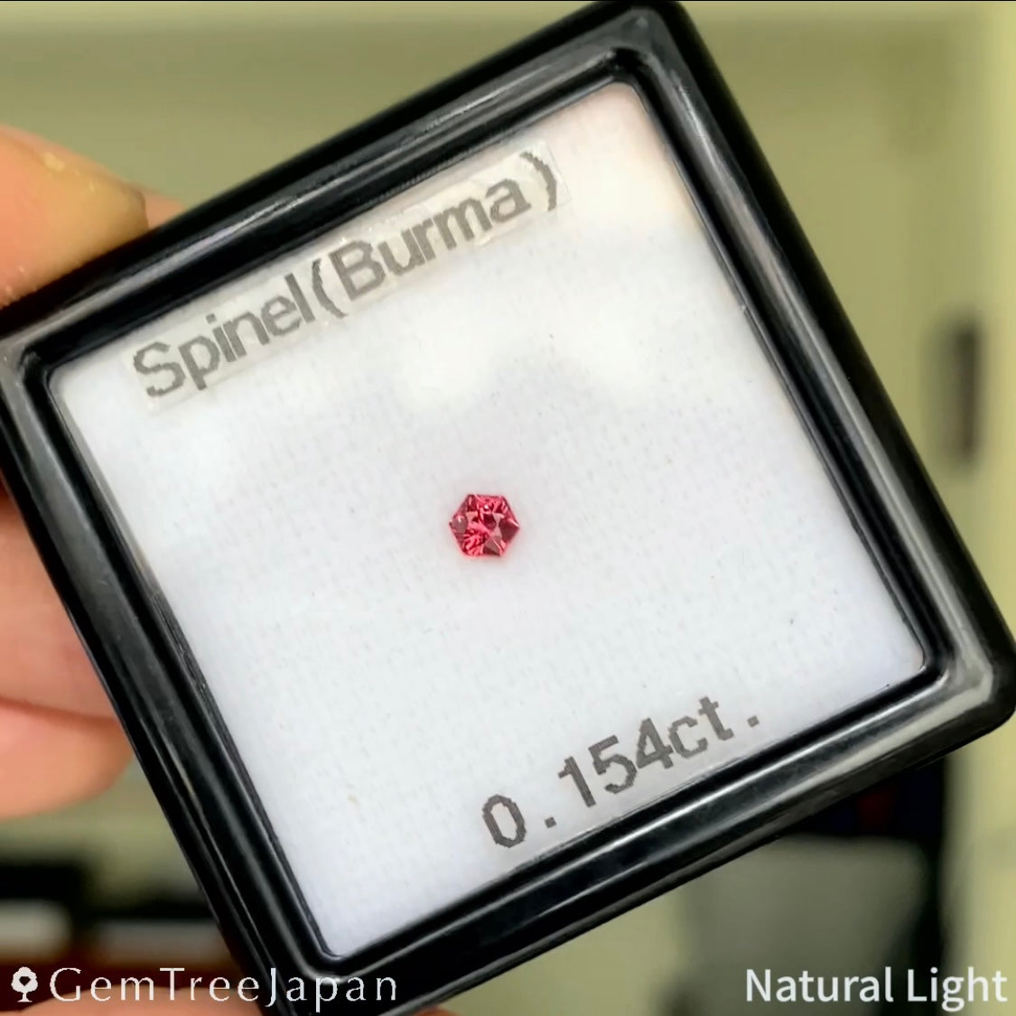 【Trial Price】Orangy Pink Spinel 0.154ct / Myanmar (Burma)