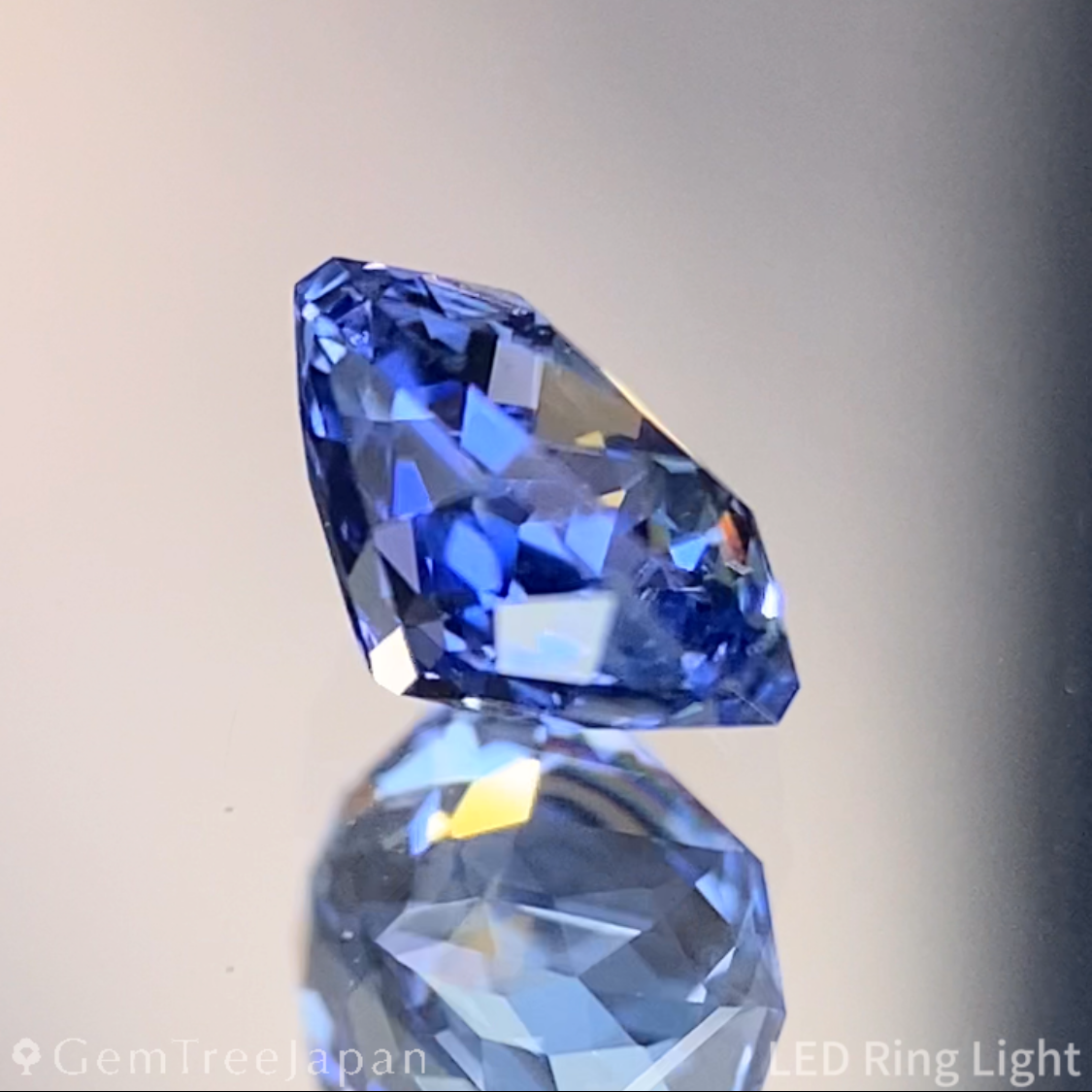 Unheated Sapphire 0.809ct / Sri Lanka