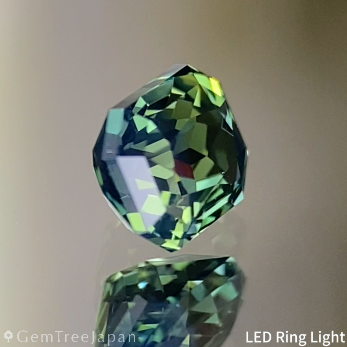 Green-Silky Blue Sapphire 0.544ct / Nigeria