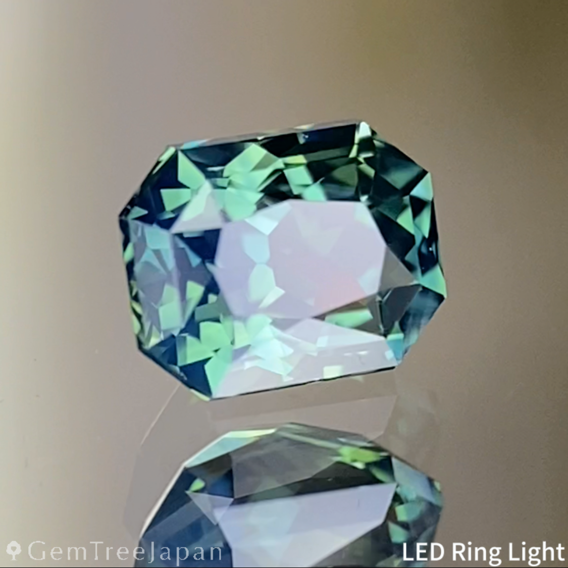 Green-Silky Blue Sapphire 0.544ct / Nigeria