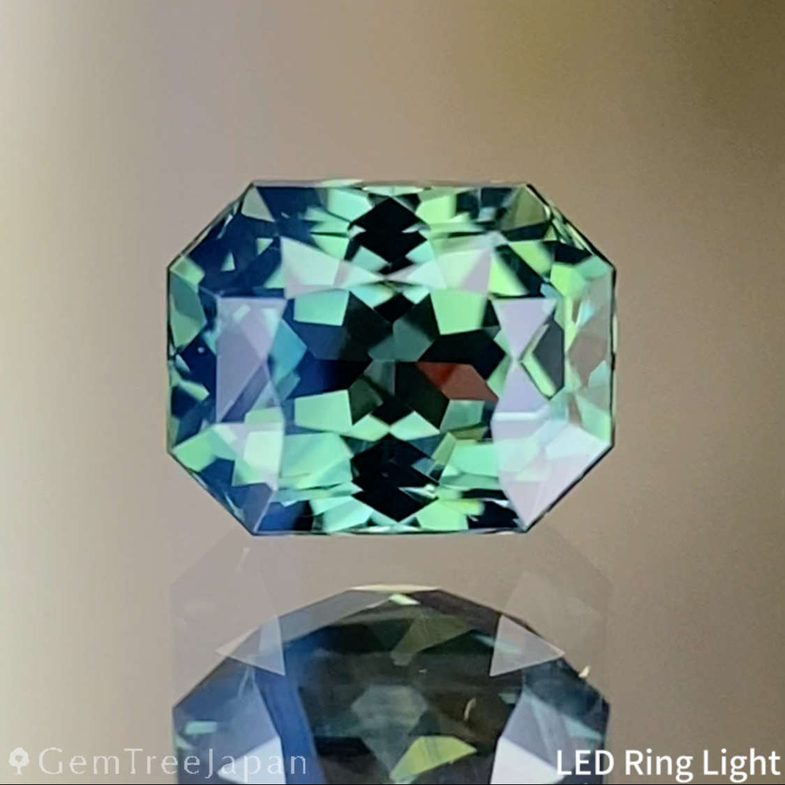 Green-Silky Blue Sapphire 0.544ct / Nigeria