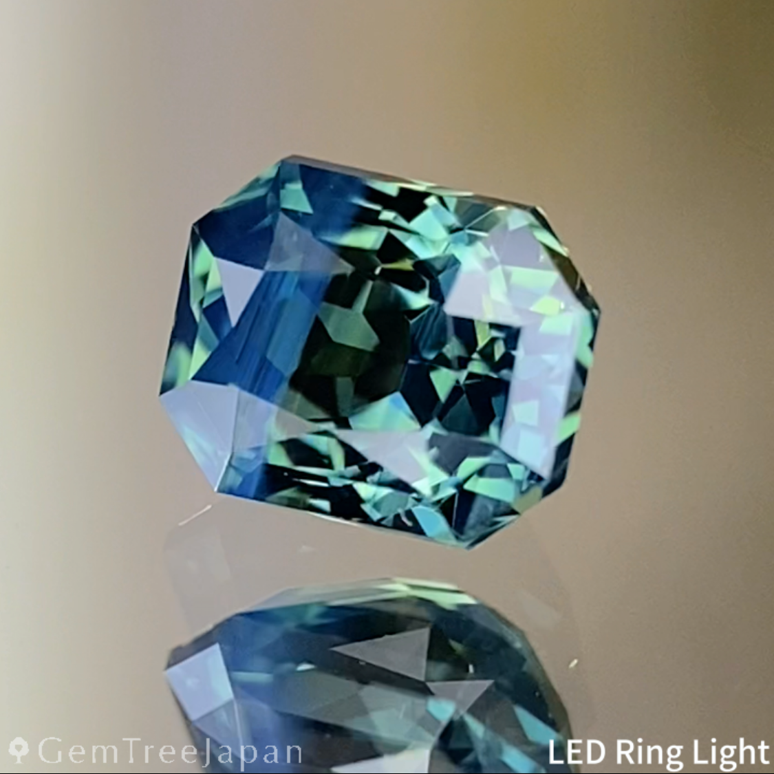 Green-Silky Blue Sapphire 0.544ct / Nigeria