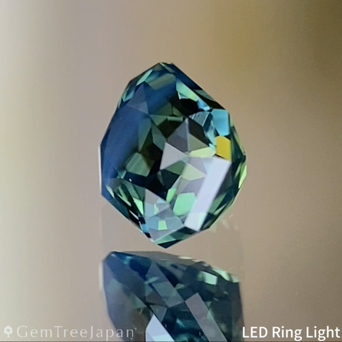 Green-Silky Blue Sapphire 0.544ct / Nigeria
