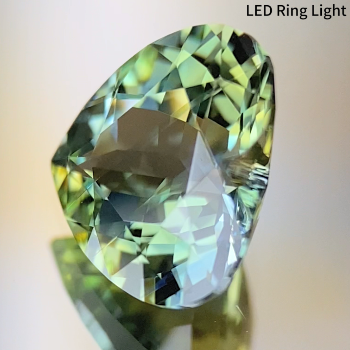 Parti-Color Sapphire 1.79ct / Kanchanaburi