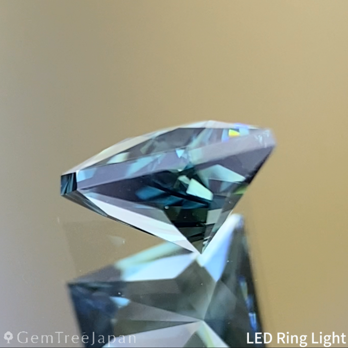 Teal Blue Sapphire 0.446ct / Cameroon