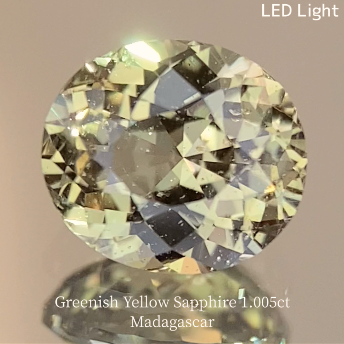 Greenish Yellow Sapphire 1.005ct / Madagascar