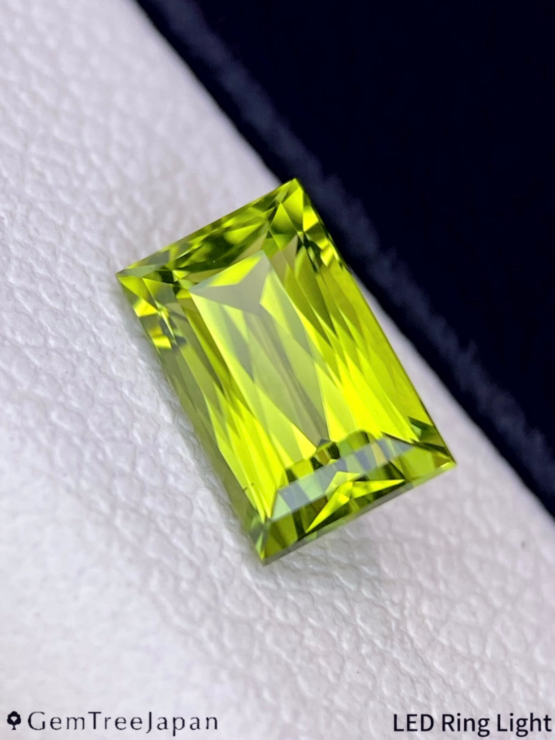 【Trial Price】"Scissors Cut" Peridot 1.00ct / U.S.A.