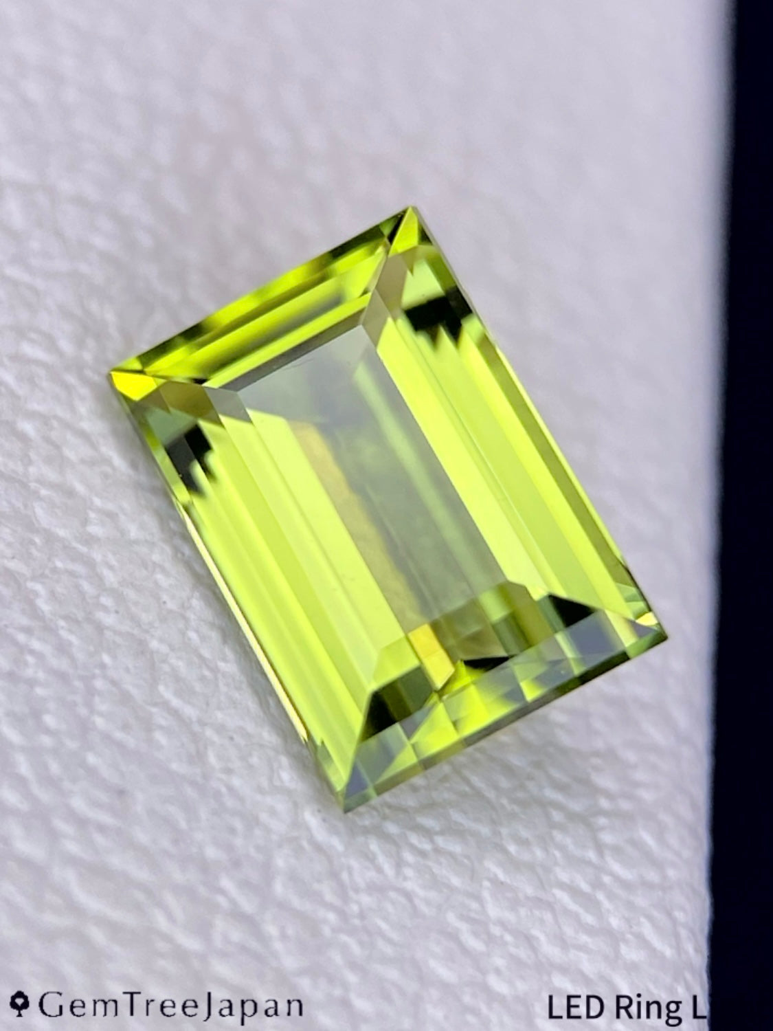 【Trial Price】"3-4 Steps" Peridot 0.89ct / U.S.A.