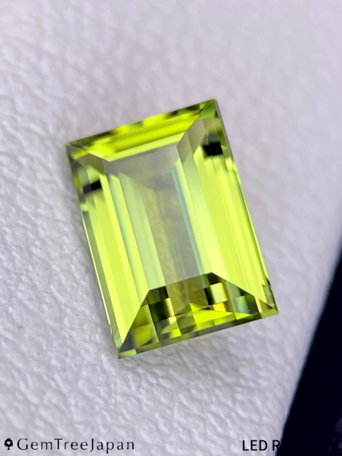 【Trial Price】"3-4 Steps" Peridot 0.89ct / U.S.A.