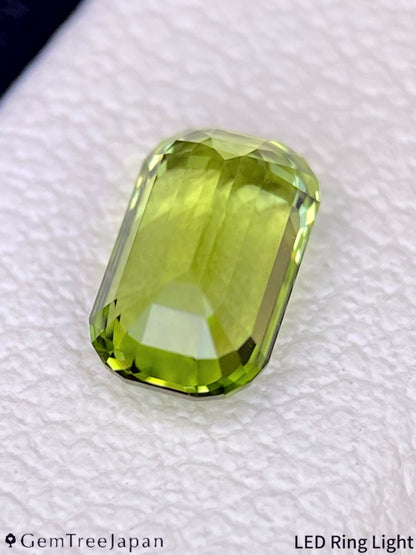 【Trial Price】"Super Elegant Cut" Peridot 0.75ct / U.S.A.