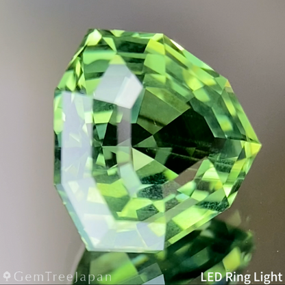 Yellowish Green Sapphire 2.006ct / Nigeria