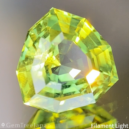 Yellowish Green Sapphire 2.006ct / Nigeria
