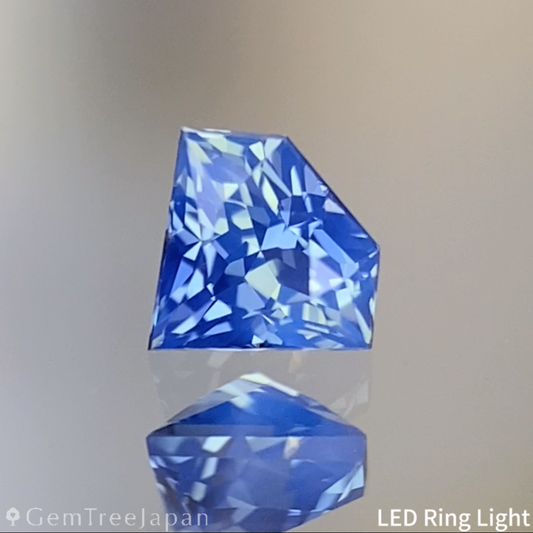 Silky Blue Sapphire 0.306ct / Cameroon