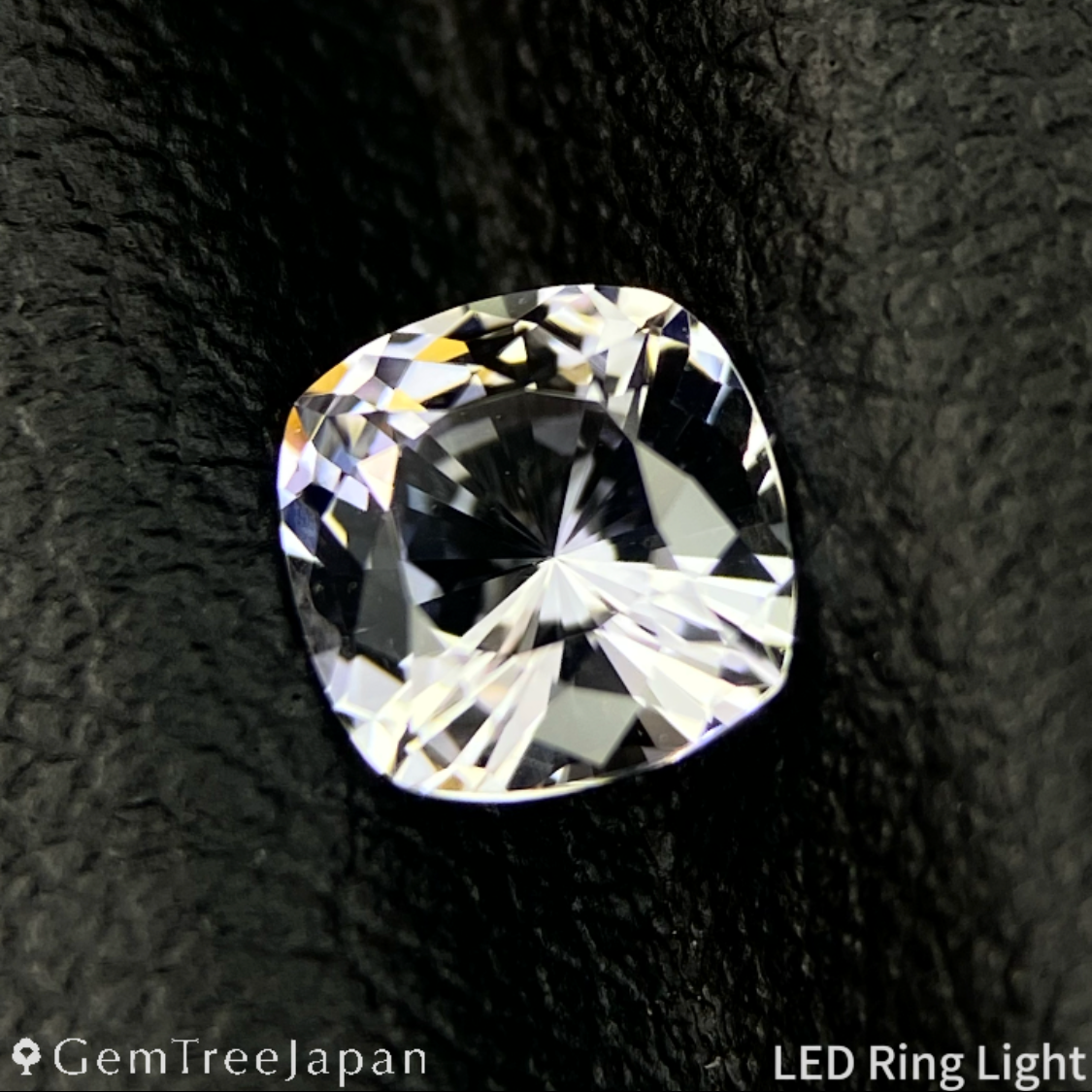 【Nori's Gem】Near Colorless Zoisite 0.647ct / Tanzania