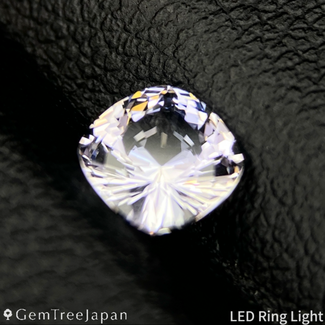 【Nori's Gem】Near Colorless Zoisite 0.647ct / Tanzania