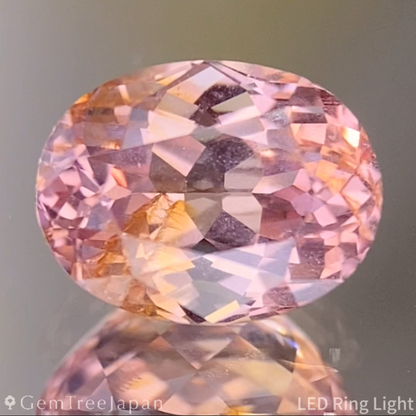 Padparadscha Sapphire 1.427ct / Madagascar