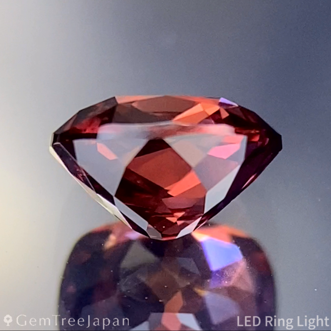 Orangy Purple Sapphire 0.829ct / Madagascar