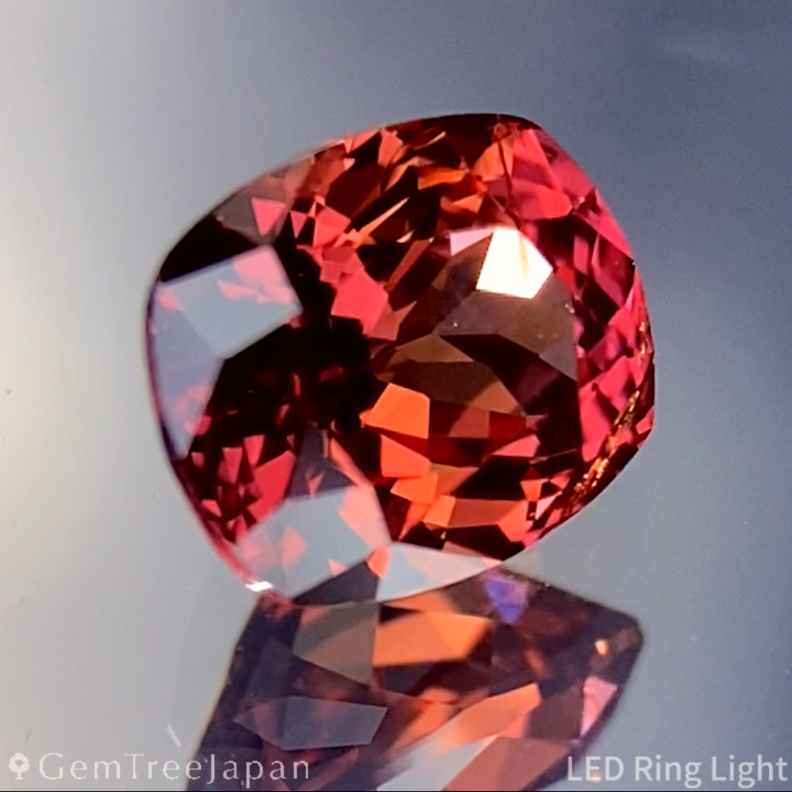Orangy Purple Sapphire 0.829ct / Madagascar