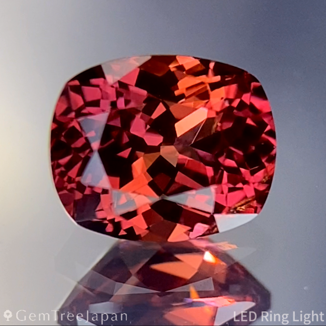 Orangy Purple Sapphire 0.829ct / Madagascar