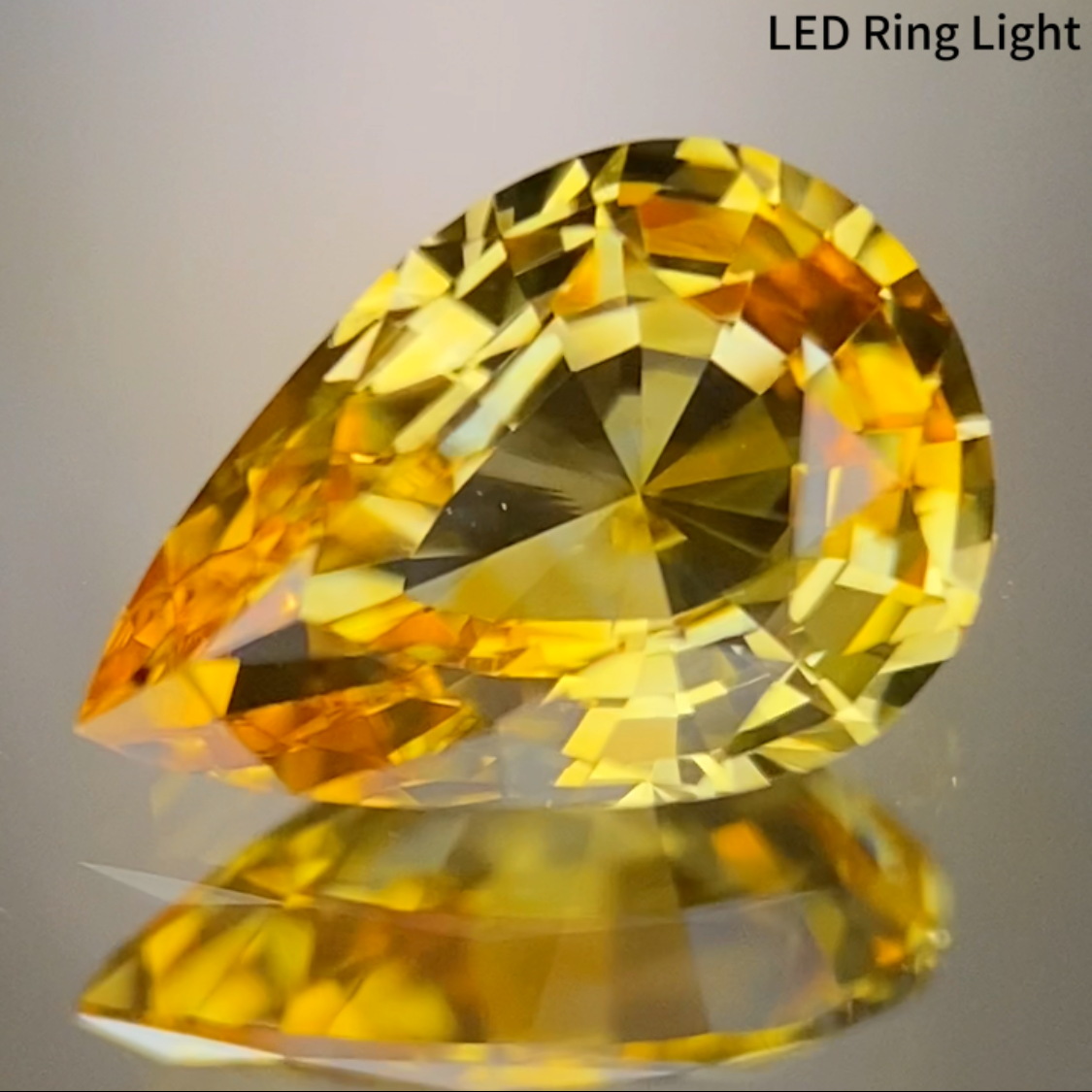 Orangy Yellow Sapphire 0.863ct / Kanchanaburi