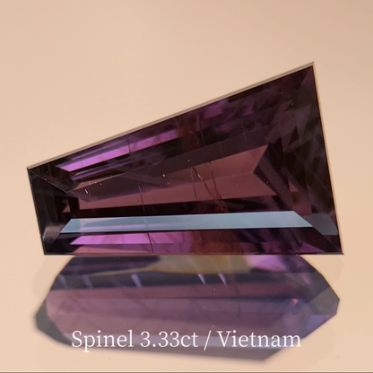 Purple Spinel 3.337ct / Vietnam