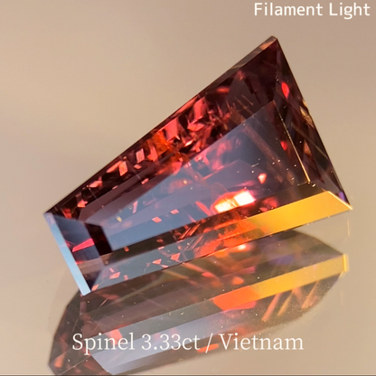 Purple Spinel 3.337ct / Vietnam