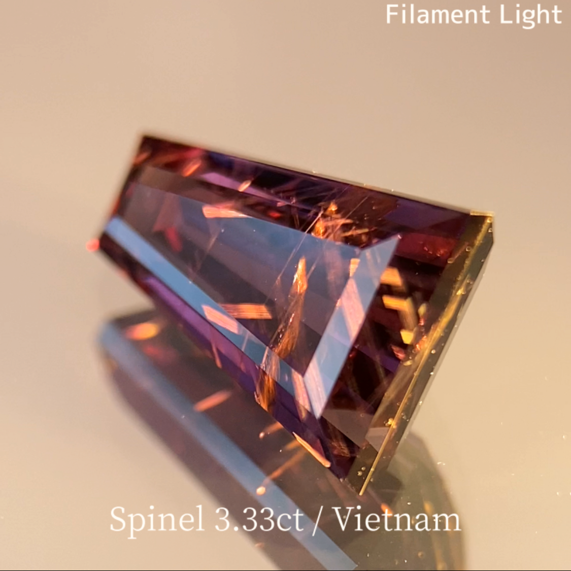 Purple Spinel 3.337ct / Vietnam