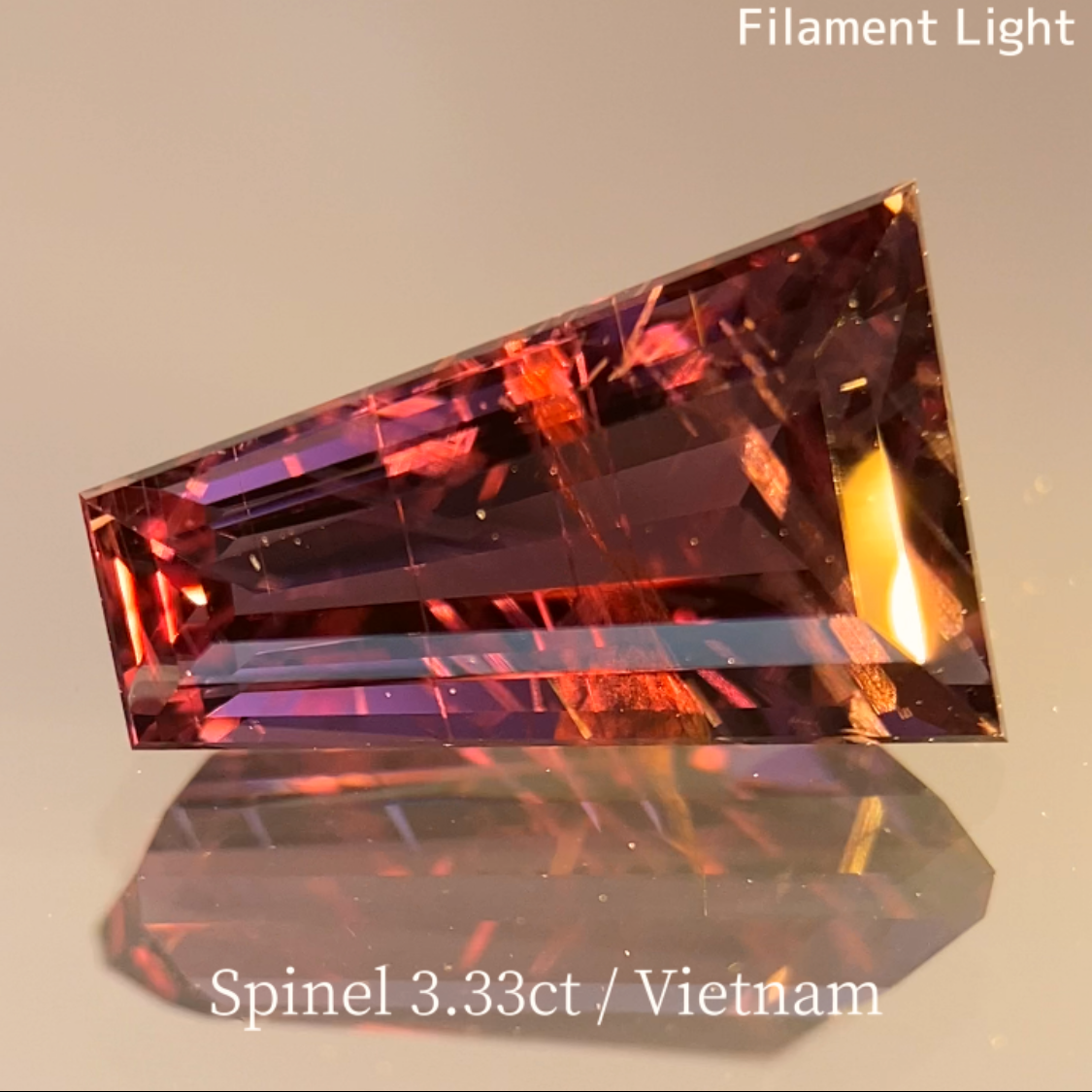 Purple Spinel 3.337ct / Vietnam