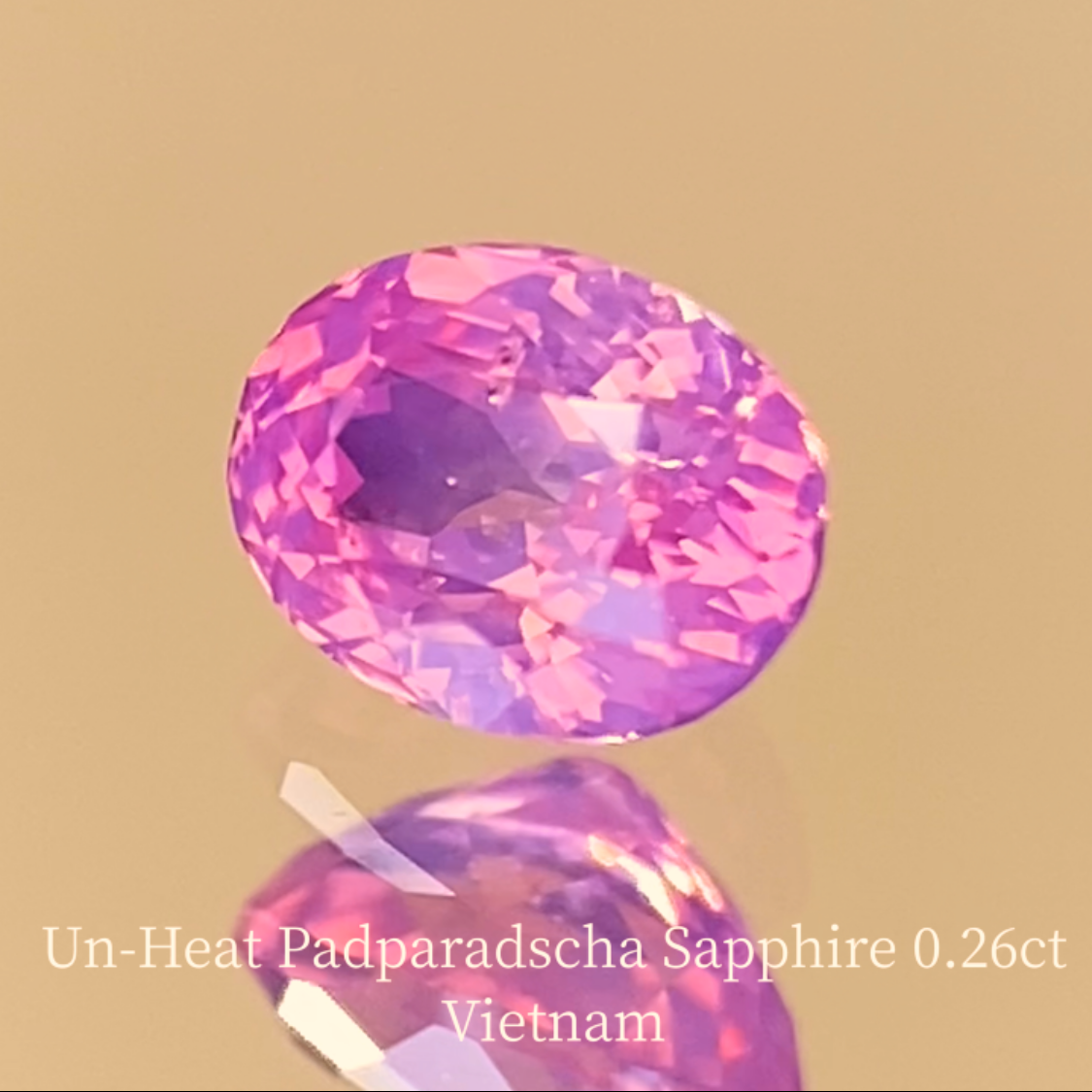 Un-Heat Padparadscha Sapphire 0.265ct / Vietnam