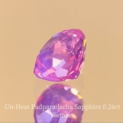 Un-Heat Padparadscha Sapphire 0.265ct / Vietnam