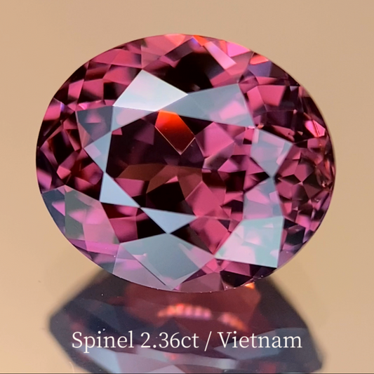 Spinel 2.366ct / Vietnam