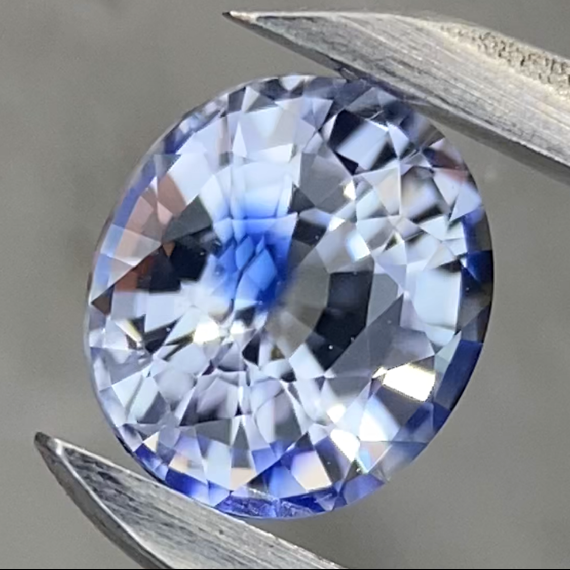 Parti-Color Sapphire 0.54ct / Sri Lanka