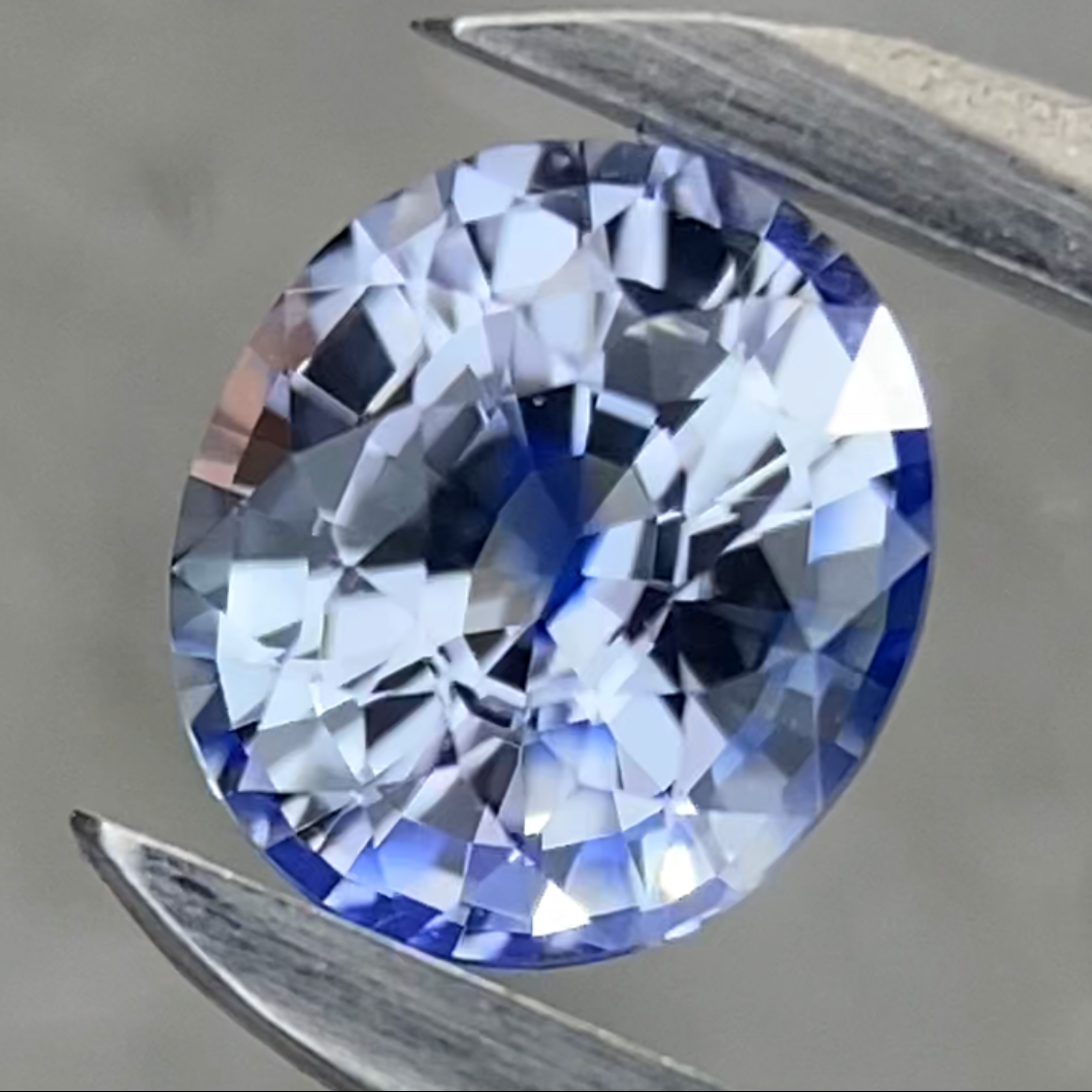 Parti-Color Sapphire 0.54ct / Sri Lanka