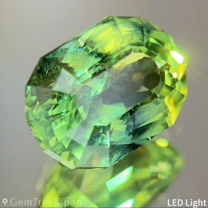 Yellowish Green Sapphire 1.240ct / Nigeria