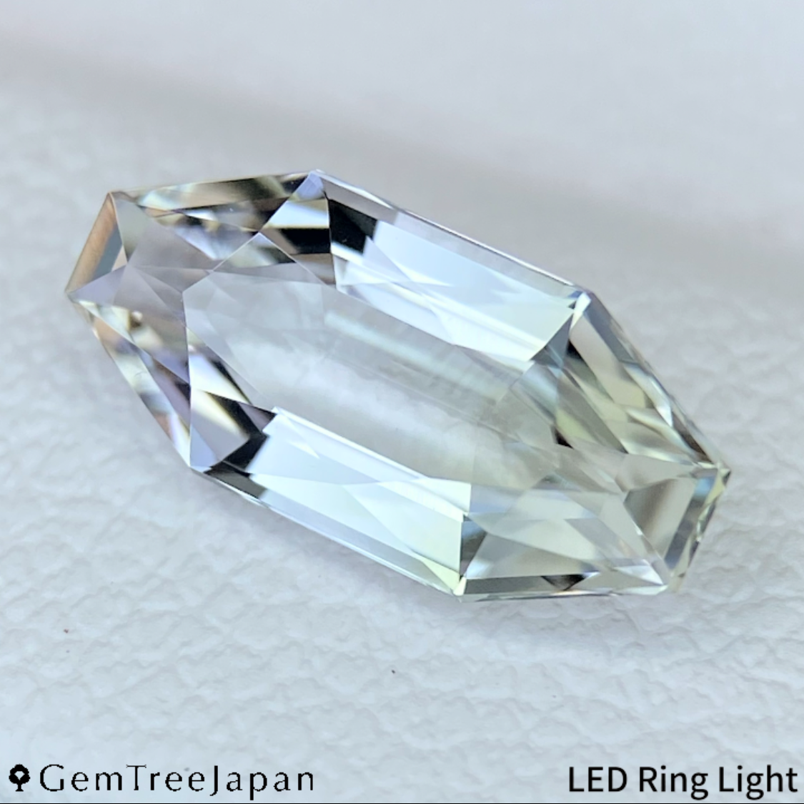 Pale Violet with Yellow Zoisite 1.308ct / Tanzania