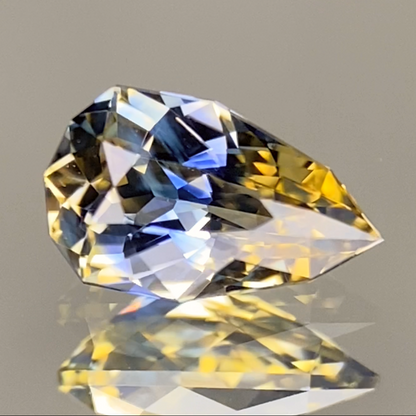 Parti-Color Sapphire 0.67ct / Sri Lanka