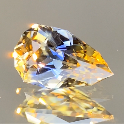 Parti-Color Sapphire 0.67ct / Sri Lanka