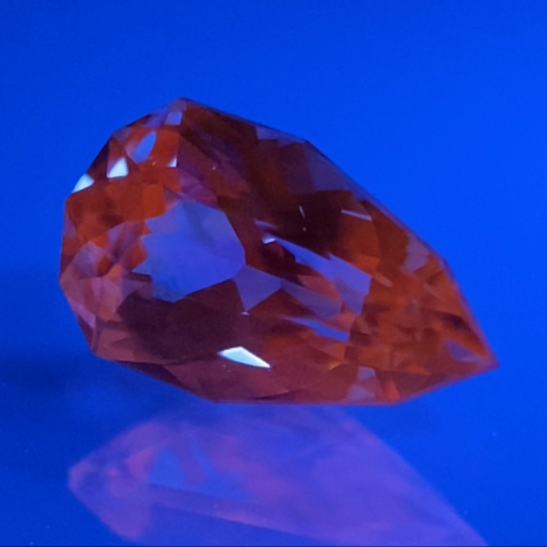 Parti-Color Sapphire 0.67ct / Sri Lanka