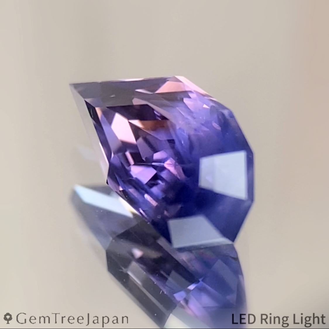 【Flame Frame】Un-Heat Sapphire 1.107ct / Kanchanaburi