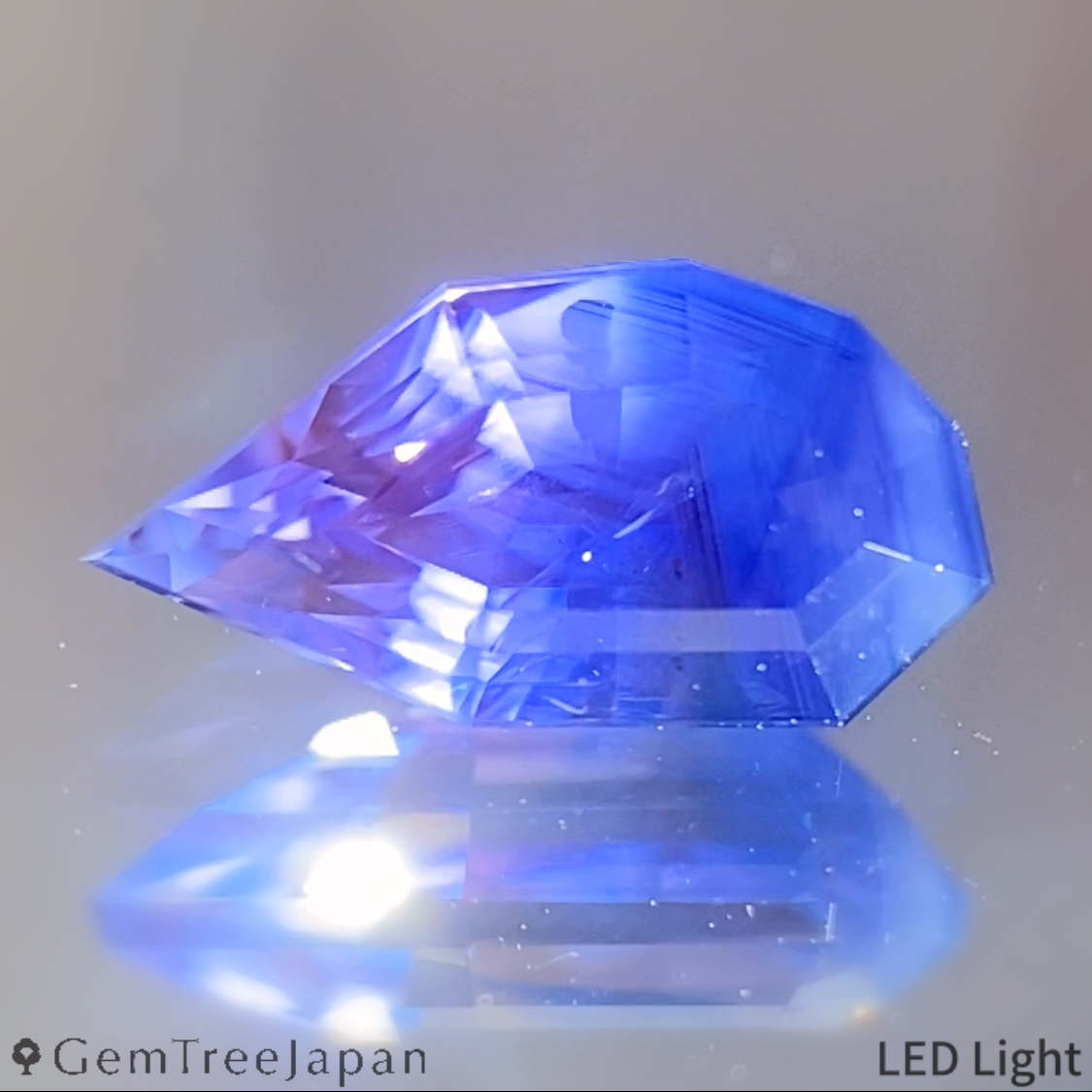 【Flame Frame】Un-Heat Sapphire 1.107ct / Kanchanaburi