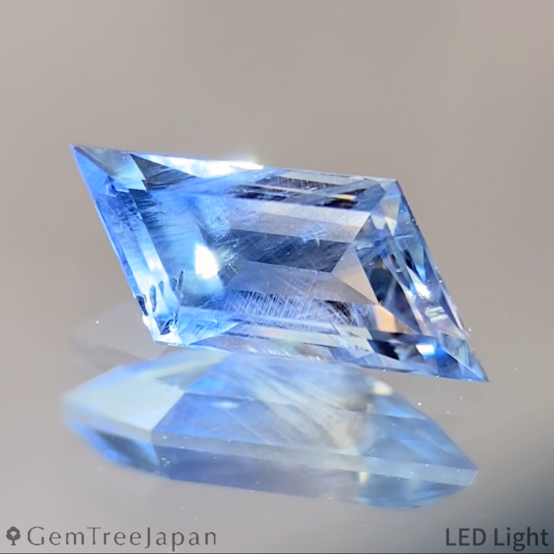 [from Rough] Unheated Sapphire 0.893ct / Kanchanaburi