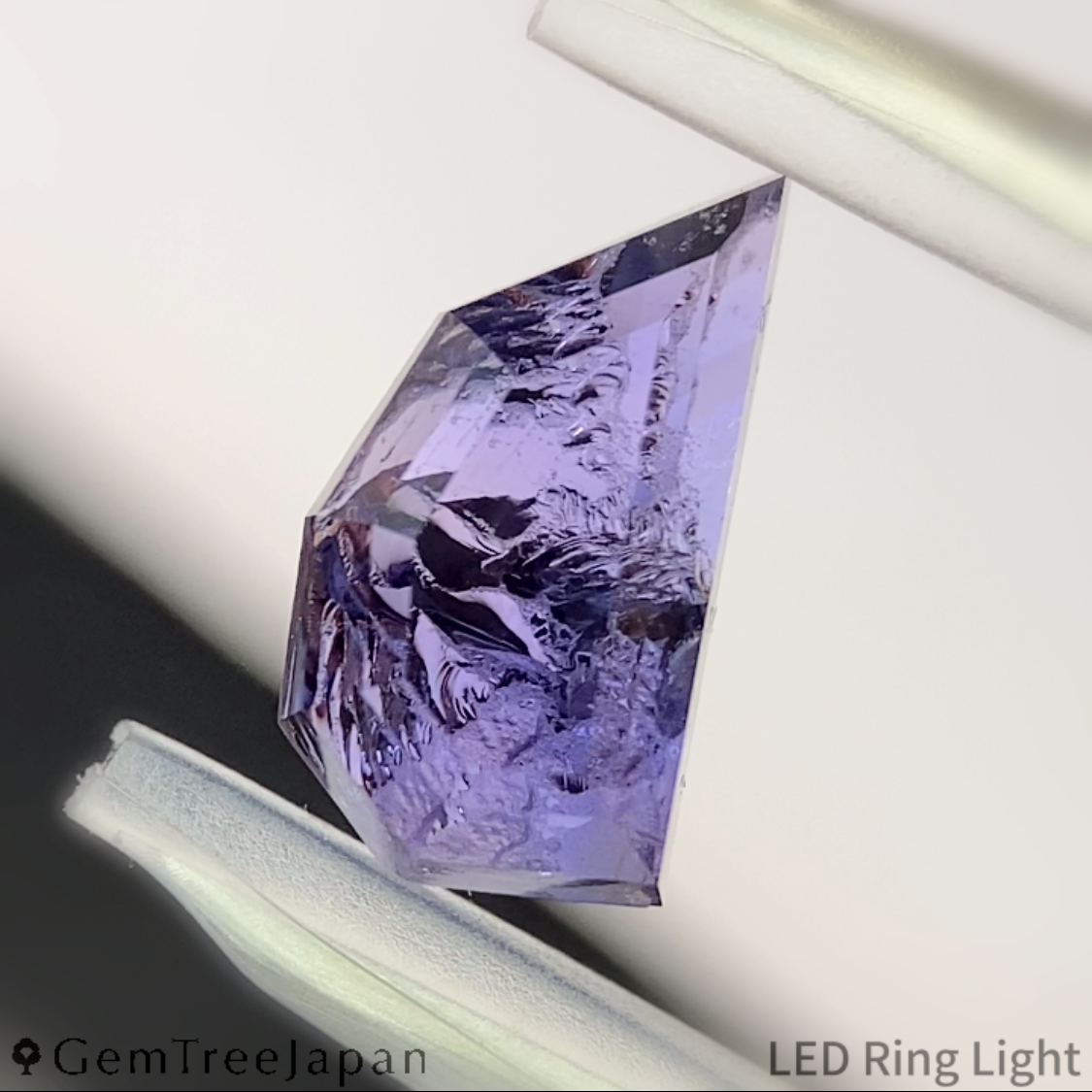 【Table & rough】Un-Heat Sapphire 2.033ct / Kanchanaburi