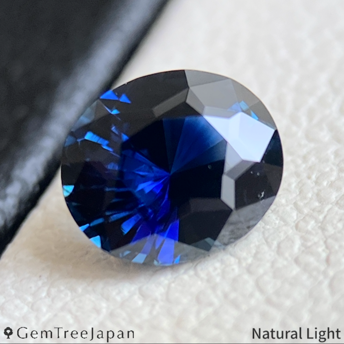 "Dark Peacock" Sapphire 0.744ct / Madagascar